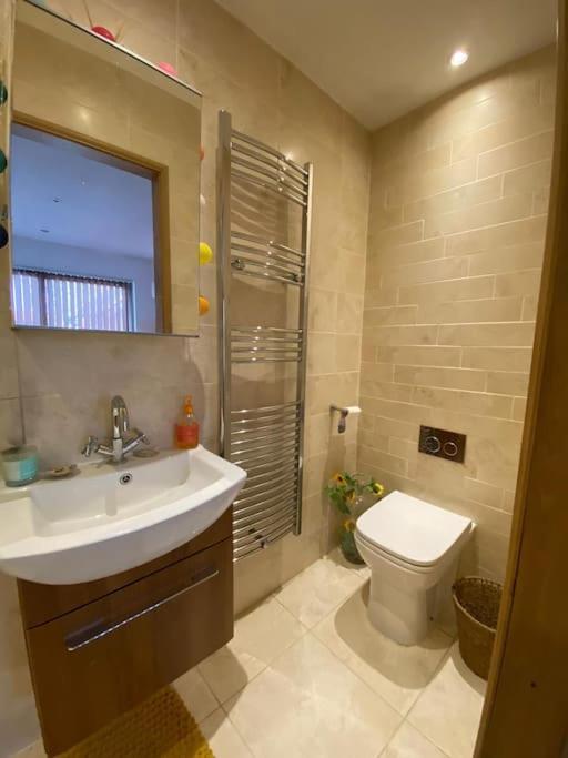 The Retreat, A Relaxing Getaway For Couples Apartamento Hambrook Exterior foto